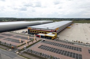 DHL Group: PM: DHL eCommerce eröffnet hochmodernes Paketzentrum in Großbritannien zur Unterstützung des Wachstums im Onlinehandel / PR: DHL eCommerce opens state-of-the-art parcel hub in UK to support growth of online businesses
