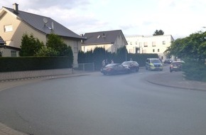 Polizei Bielefeld: POL-BI: Auto kollidiert mit Gegenverkehr