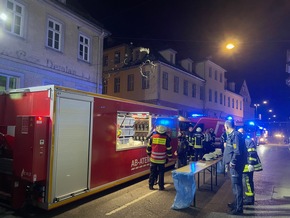 KFV-CW: Großbrand fordert Einsatzkräfte in Calwer Innenstadt - Zwei Leichtverletzte im Krankenhaus behandelt