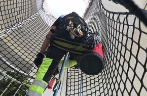 Industrie Kletterer Hamburg: Einen Schritt voraus: Arbeitssicherheit in Höhen und Tiefen