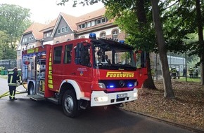 Freiwillige Feuerwehr Bedburg-Hau: FW-KLE: Verletzte nach Brand auf forensischer Station