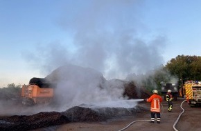 Freiwillige Feuerwehr Gemeinde Schiffdorf: FFW Schiffdorf: Feuerwehr löscht Kleinbrand an Hackschnitzelhaufen