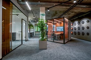 FitX präsentiert renoviertes Headquarter in Essen: Moderne Arbeitswelten auf drei Etagen