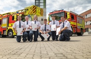 Feuerwehr Ratingen: FW Ratingen: Glückwunsch! Feuerwehrausbildungen ein voller Erfolg!