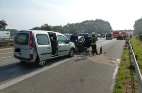 Feuerwehr Dinslaken: FW Dinslaken: Verkehrsunfall BAB 3 mit 9 Verletzten Personen