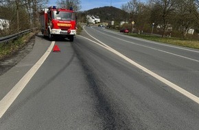 Feuerwehr Herdecke: FW-EN: Feuerwehr am Donnerstag oft gefordert - Patientenrettung in der Ahornstraße und massive Straßenverunreinigung auf der Hagener Straße