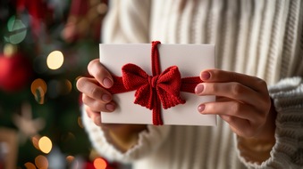 Zurich Gruppe Deutschland: Weihnachtsumfrage: Investitionen statt Konsum - Vorsorgeprodukte immer häufiger unter dem Weihnachtsbaum