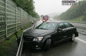 Feuerwehr Iserlohn: FW-MK: Straßen unter Wasser und ein Verkehrsunfall auf der Autobahn
