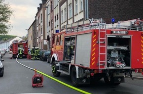 Feuerwehr Erkrath: FW-Erkrath: Verrauchte Wohnung durch angebranntes Essen - Eine verletzte Person