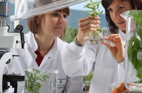 L'Oréal Suisse SA: Encourager les carrières scientifiques féminines en Suisse: Ouverture de la 3ème édition du programme de bourses For Women in Science (IMAGE)