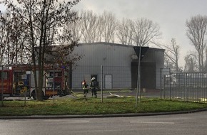 Polizeidirektion Ludwigshafen: POL-PDLU: Speyer - Verpuffung in einer Lagerhalle (/1211)