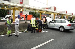 Feuerwehr Essen: FW-E: Verkehrsunfall auf der A40, eine männliche Person verletzt