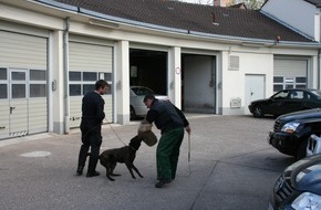 Polizeiinspektion Hameln-Pyrmont/Holzminden: POL-HM: Polizeiinspektion Hameln informiert 45 Kinder und Jugendliche am Zukunftstag 2010