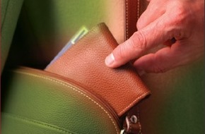 Polizeiinspektion Hameln-Pyrmont/Holzminden: POL-HM: Vor Langfingern kann sich jeder schützen - Polizei informiert