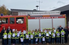 Freiwillige Feuerwehr Lügde: FW Lügde: Lügder Löschbande absolviert erfolgreich die Kinderflamme 1 und 2