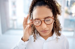 Wort & Bild Verlagsgruppe - Gesundheitsmeldungen: Lidekzem: Was dem Augenlid jetzt hilft / Bei einem Lidekzem juckt die Haut, ist rot und geschwollen / Bei Menschen mit Diabetes ist das Risiko erhöht