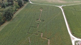 Polizeipräsidium Freiburg: POL-FR: Efringen-Kirchen: Labyrinth in Maisfeld - Sachbeschädigung - Zeugensuche