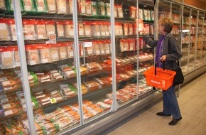 Migros-Genossenschafts-Bund: Migros risparmia energia grazie agli sportelli in vetro dei banchi frigoriferi