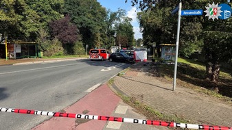 Polizeipr&auml;sidium Oberhausen: POL-OB: Pkw erfasst Fu&szlig;g&auml;ngerin - 70-J&auml;hrige stirbt noch an der Unfallstelle