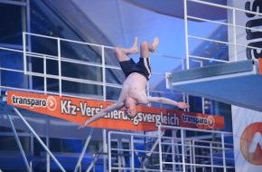 ProSieben: Promis tauchen in München ab: Stefan Raabs "TV total Turmspringen 2013" auf ProSieben (BILD)