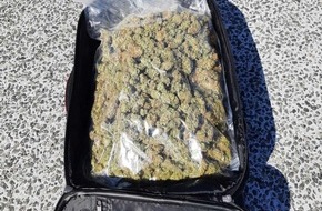 Bundespolizeiinspektion Flensburg: BPOL-FL: Jalm - Kontrolle Bundespolizei: Ein Kilo Marihuana und Kokain im Kofferraum