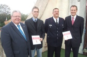 Landesfeuerwehrverband Schleswig-Holstein: FW-LFVSH: Arbeitsminister Uwe Döring holt Feuerwehr und Unternehmer an einen runden Tisch