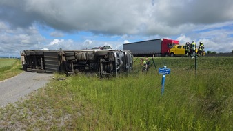 Autobahnpolizeiinspektion: API-TH: Sattelzug kippt auf A 4 bei Eisenach um