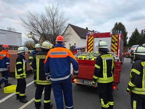 FW-AR: Intensive Jahresübung: Brand in altem Drogerie-Gebäude