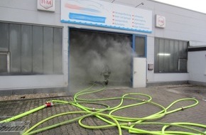 Feuerwehr Mülheim an der Ruhr: FW-MH: Brand in Lackierkabine
/Zwei verletzte Personen