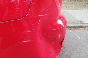 Polizei Wolfsburg: POL-WOB: Roter Audi beschädigt - Polizei sucht Zeugen zu Verkehrsunfallflucht