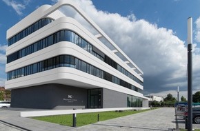 Arbeitgeberverband HessenChemie: Schön und Energieeffizient / Pünktlich zur Fertigstellung des HessenChemie Campus stellt der Arbeitgeberverband honorarfreie Pressebilder zur Verfügung (FOTO)