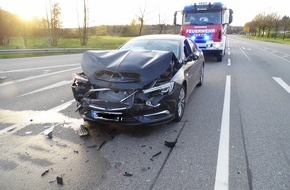 Polizeidirektion Kaiserslautern: POL-PDKL: Auffahrunfall - drei verletzte Fahrzeuginsassen