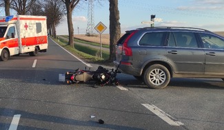 Polizeiinspektion Hameln-Pyrmont/Holzminden: POL-HM: Motorradfahrerin bei Verkehrsunfall schwer verletzt - Rettungshubschrauber landet an der Unfallstelle