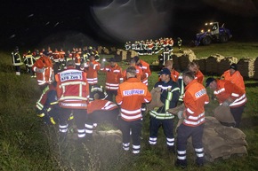 FW Lüchow-Dannenberg: Großübung in Lüchow-Dannenberg - Feuerwehren, DRK und THW üben gemeinsam mehrere Szenarien