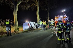 Freiwillige Feuerwehr Gemeinde Schiffdorf: FFW Schiffdorf: Schwerer Verkehrsunfall auf der Kreisstraße 61 - 39-jähriger Fahrer verstirbt noch an der Unfallstelle