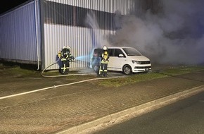 Kreisfeuerwehr Rotenburg (Wümme): FW-ROW: Brennt Pkw bei Autohandel