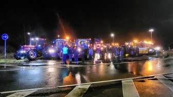 Polizeiinspektion Cuxhaven: POL-CUX: Demonstration am BAB Kreisel in Cuxhaven beendet (Lichtbild in der Anlage)