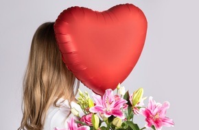 Fleurop AG: Valentinstag 2022 mit Blumen so vielfältig und bunt wie die Liebe / Mit einem Blumenabo von Bloomy Days langfristig Herzen erobern