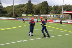 FW-OE: Jugendfeuerwehren beweisen Teamgeist bei landesweiter Leistungsspange in Lennestadt
