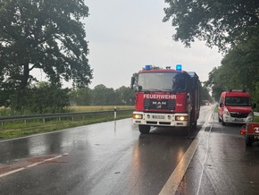 FW-AUR: Umfangreicher Dieselaustritt auf Bundesstraße