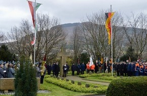 Freiwillige Feuerwehr Olsberg: FF Olsberg: Gedenkfeier zum Volkstrauertag in Bigge-Olsberg
