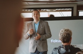 Digital Blocks GmbH: Erfolgsgeheimnis im Handwerksunternehmen: Josef Zauner erklärt, wie Chefs ihren Zeitaufwand um die Hälfte verringern können