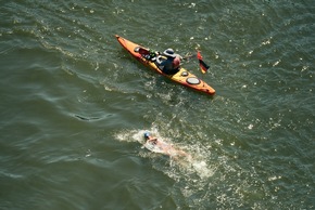 Überragender Erfolg am &quot;Big Apple&quot; / Nathalie Pohl gewinnt als erste Deutsche legendäres &quot;20 Bridges Swim&quot; und bewältigt &quot;Triple Crown of Open Water Swimming&quot; (FOTO)