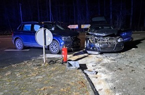 Feuerwehr der Stadt Arnsberg: FW-AR: Verkehrsunfall mit zwei beteiligten Fahrzeugen