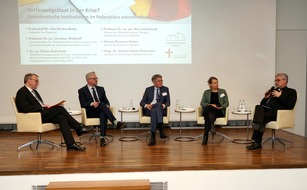 Juristentagung im Erzbistum Paderborn diskutiert wehrhafte Demokratie - 19. Juristentagung in der Katholischen Akademie Schwerte