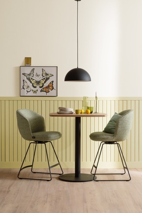 Farbverliebt: 240 kuratierte T&ouml;ne f&uuml;r vielf&auml;ltige Gestaltungsm&ouml;glichkeiten im eigenen Zuhause