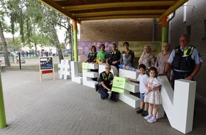 Polizeipräsidium Hamm: POL-HAM: Sicherer Schulweg - Polizei und Verkehrswacht zum Schulstart an der Hermann-Gmeiner-Grundschule