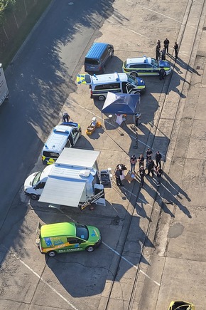 HZA-BS: Der Zoll präsentiert sich beim 2. Blaulichttag des PS.SPEICHER in Einbeck