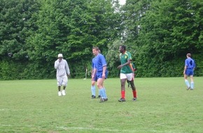 Polizeidirektion Göttingen: POL-GOE: (601/03) Fußballturnier Kamerun: Faire Göttinger Polizei belegt Platz 2