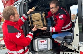 DRF Luftrettung: Lebensrettend bei massivem Blutverlust / Christoph Berlin mit Blut- und Plasmakonserven im Einsatz